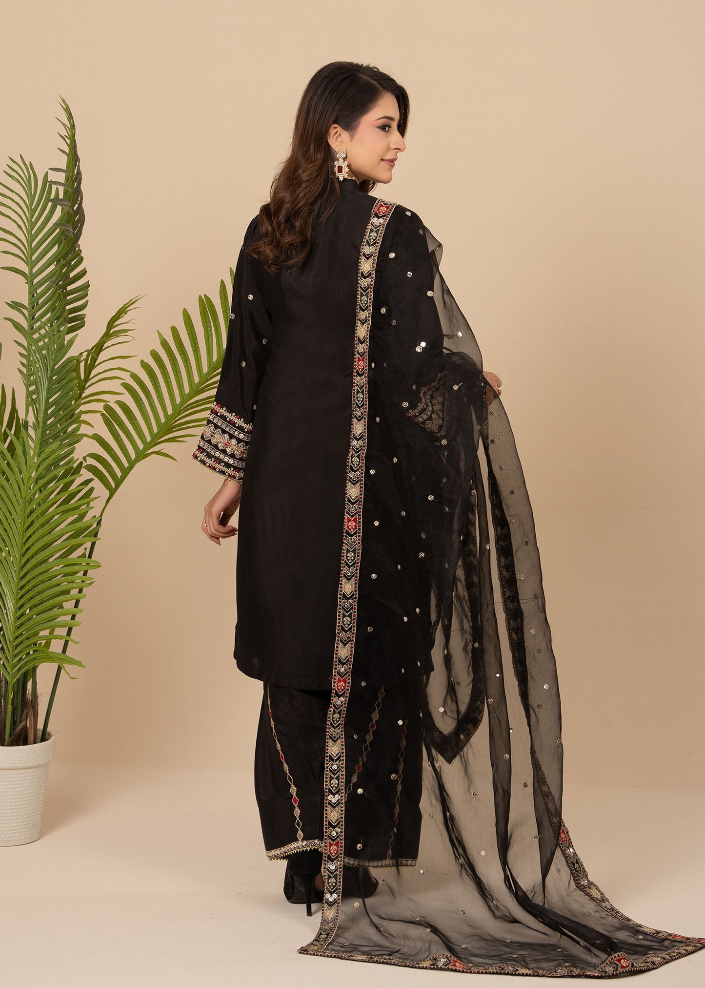 Sifana Black