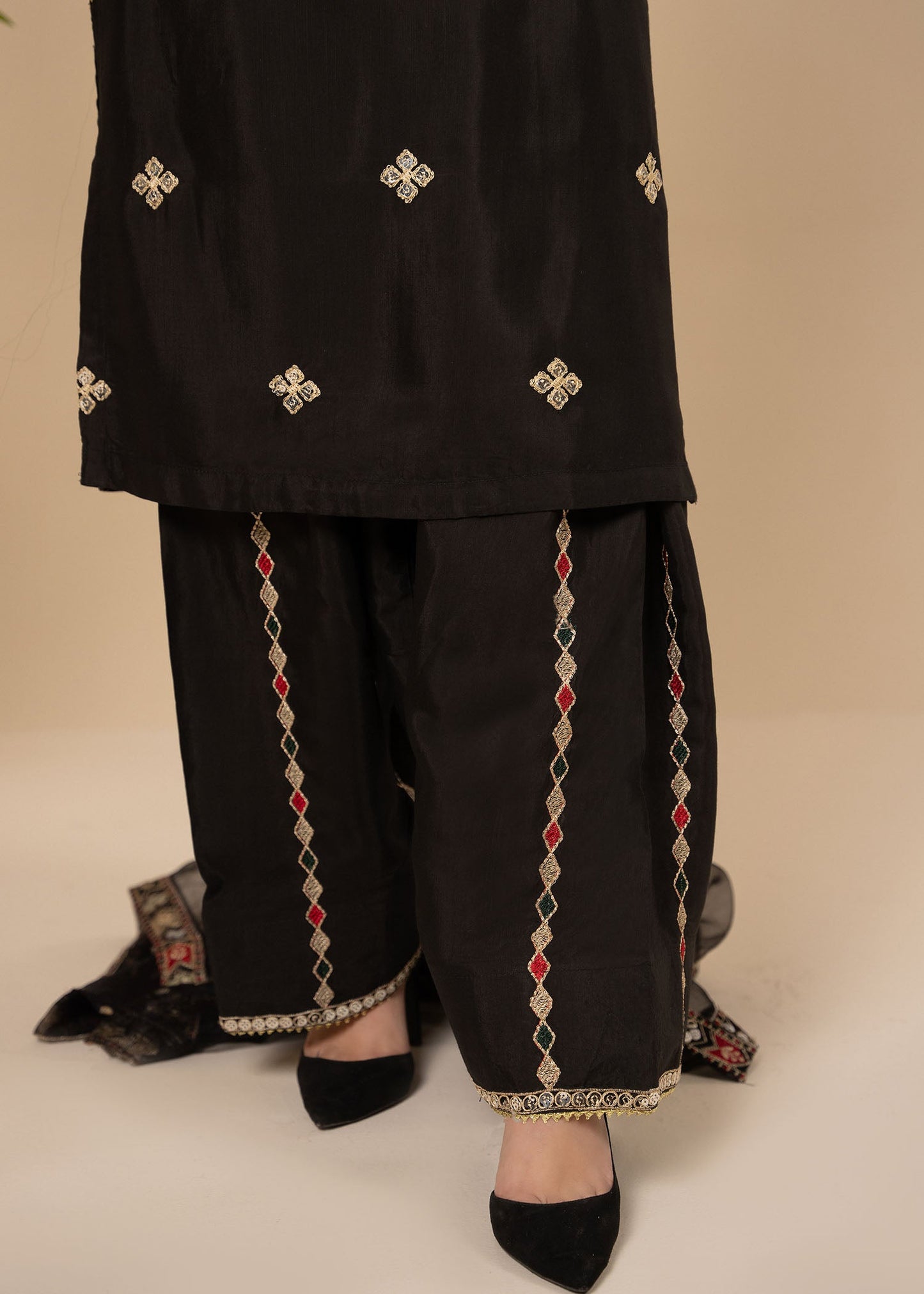 Sifana Black